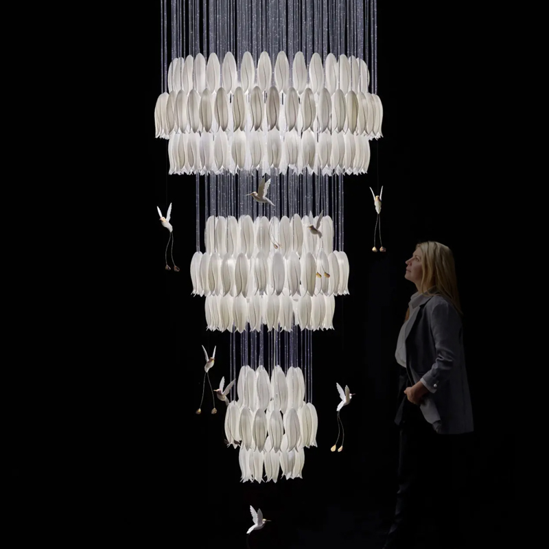 Большая Люстра для Лестницы Sagarti Contemporary chandelier ALBA GRAND Flowers & Birds Белый Золотой в Казани | Loft Concept 