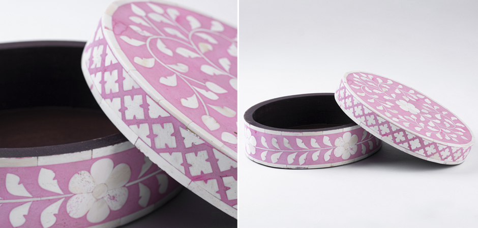 Круглая розовая шкатулка инкрустация кость - фото №1