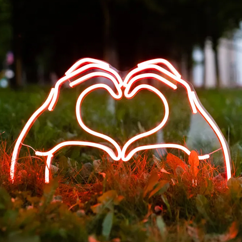 Неоновая лампа Heart Hands Neon Lamp Красный Прозрачный в Казани | Loft Concept 