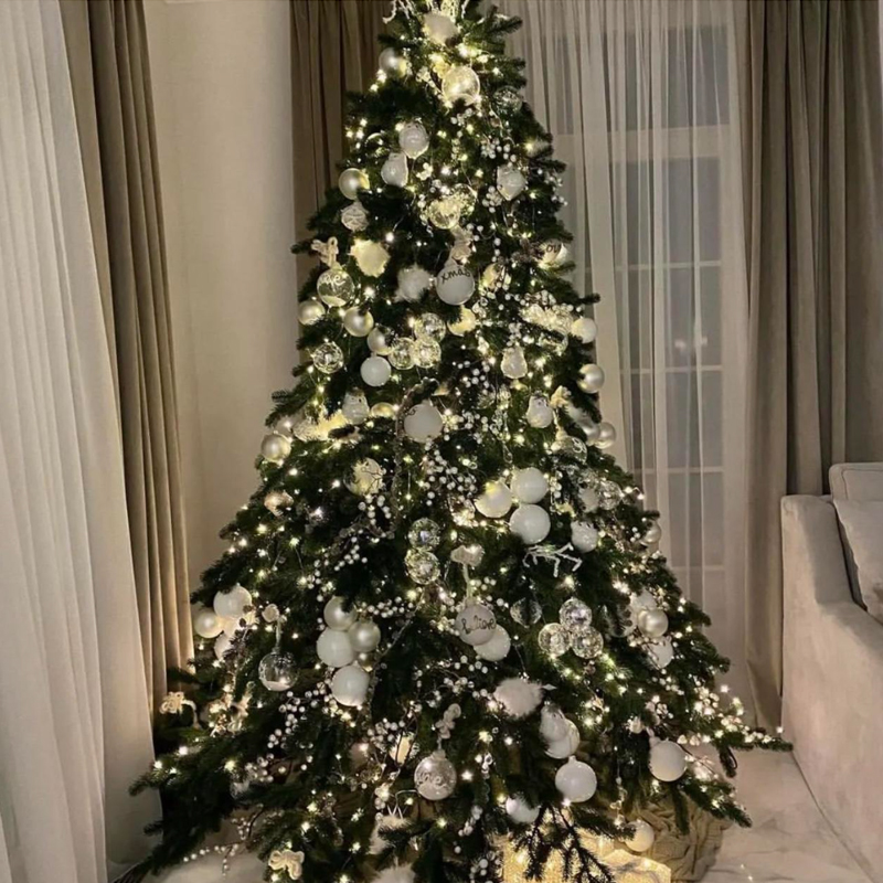 Дизайнерская Елка с Белым Декором Christmas Tree White Balls Серебряный Белый в Казани | Loft Concept 