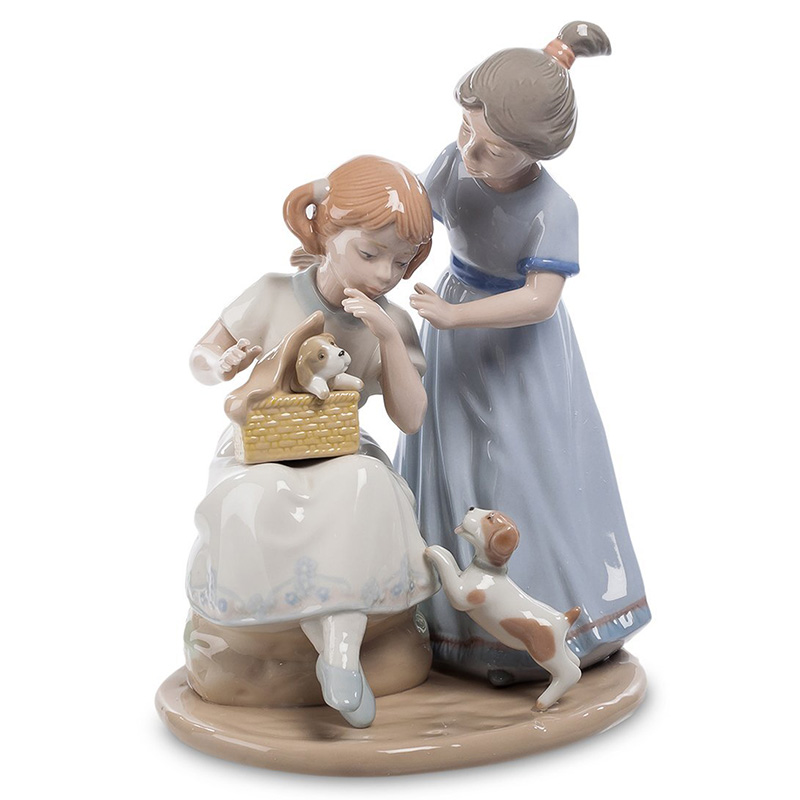 Статуэтка фарфоровая Девочки с собачками Charming Statuette Белый Бежевый Серо-голубой Серый в Казани | Loft Concept 