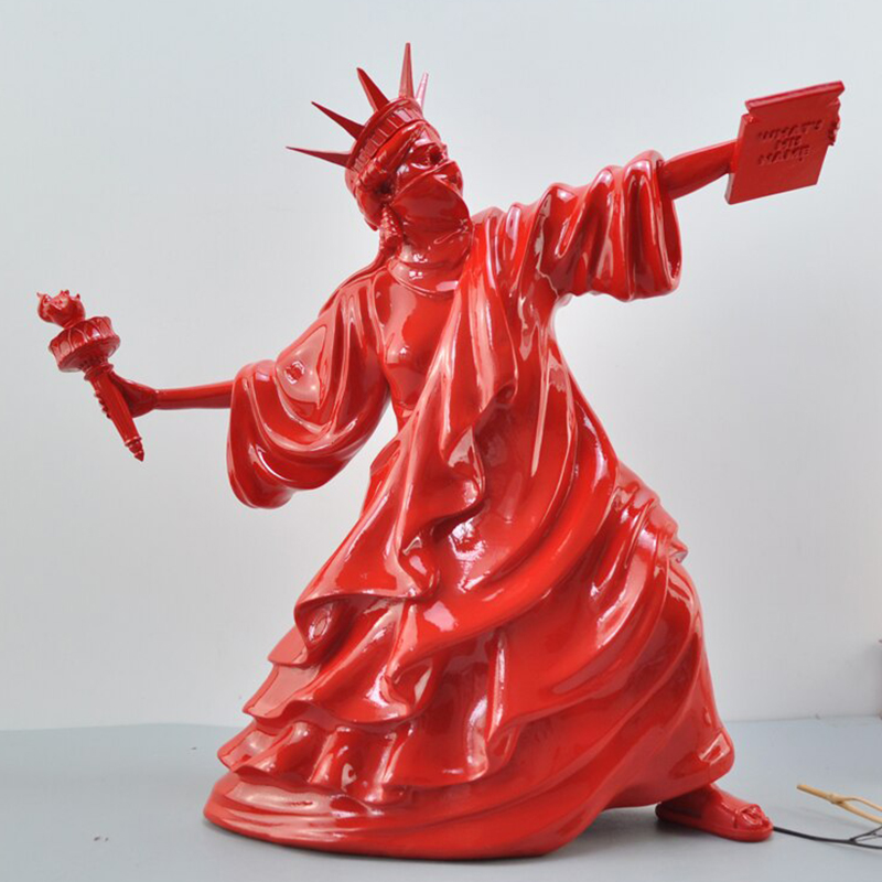 Статуэтка Freedom Riot Red Красный Статуэтка Freedom Riot Red Красный в Казани | Loft Concept