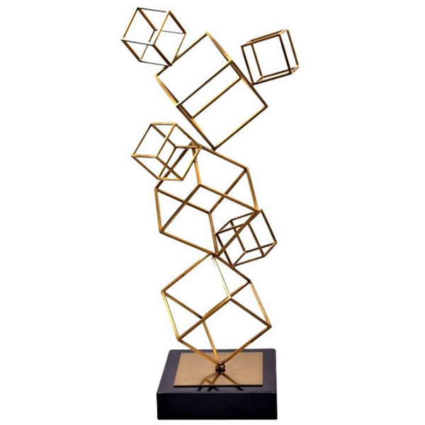 Статуэтка Cube Balance Stat gold Черный Глянцевое золото Статуэтка Cube Balance Stat gold Черный Глянцевое золото в Казани | Loft Concept