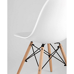 Пластиковый стул на ножках из массива бука Eames White  варинант исполнения - 3 | Loft Concept в Казани