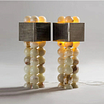 Настольная лампа с основанием из 24 выточенных сферических камней Through Stone варинант исполнения - 2 | Loft Concept в Казани