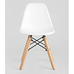 Пластиковый стул на ножках из массива бука Eames Small White варинант исполнения - 4 | Loft Concept в Казани