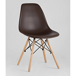 Пластиковый стул на ножках из массива бука Eames Brown варинант исполнения - 1 | Loft Concept в Казани