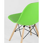 Пластиковый стул на ножках из массива бука Eames Light Green варинант исполнения - 3 | Loft Concept в Казани