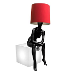 Лампа MANNEQUIN LAMP с абажуром девушка на кресле варинант исполнения - 2 | Loft Concept в Казани