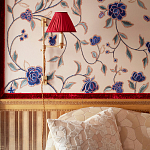 Обои с вышивкой ручной работы Flora Catherine colourway on Liso Pearl wool sateen варинант исполнения - 3 | Loft Concept в Казани