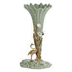 Ваза зеленая фарфоровая с волнистым краем с бронзовой фигуркой журавля Eden Garden  варинант исполнения - 1 | Loft Concept в Казани