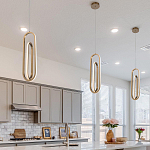 Подвесной светильник золотого цвета с двумя вытянутыми овальными рамками в форме скрепки Eurofase варинант исполнения - 8 | Loft Concept в Казани