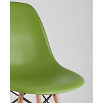Пластиковый стул на ножках из массива бука Eames Green варинант исполнения - 2 | Loft Concept в Казани
