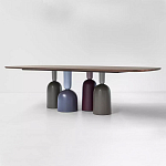 Обеденный стол деревянный с разноцветными фигурными ножками Cop варинант исполнения - 1 | Loft Concept в Казани