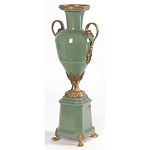 Ваза зеленого цвета из фарфора на высокой подставке с бронзовыми ручками Eden Garden porcelain and bronze варинант исполнения - 2 | Loft Concept в Казани