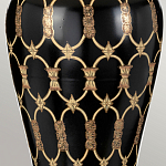 Настольная лампа с керамическим основанием с золотистым решетчатым узором и белым плиссированным абажуром Elstead Lighting варинант исполнения - 10 | Loft Concept в Казани