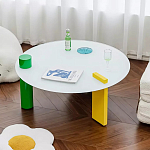 Дизайнерский журнальный стол с круглой белой столешницей на 3-х геометрических ножках Tajefox варинант исполнения - 1 | Loft Concept в Казани