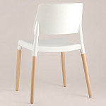 Пластиковый стул на ножках из массива бука Ferret White варинант исполнения - 5 | Loft Concept в Казани