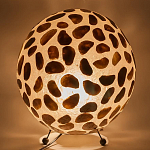 Настольная лампа из перламутра на металлическом каркасе Indonesian Circle варинант исполнения - 4 | Loft Concept в Казани