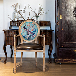 Полукресло из массива бука с сиденьем из экокожи и цветочным принтом на спинке Chinoiserie Garden Chair варинант исполнения - 6 | Loft Concept в Казани