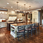 Люстра с подвесками из прозрачного стекла на кованом каркасе бронзового цвета в классическом стиле Quoizel варинант исполнения - 15 | Loft Concept в Казани