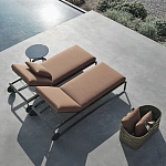 Шезлонг на металлическом каркасе с регулируемой спинкой GUELL Sunbed варинант исполнения - 2 | Loft Concept в Казани