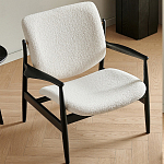 Кресло с каркасом и ножками из древесины и мягкими сиденьем и спинкой Venice варинант исполнения - 5 | Loft Concept в Казани