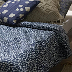 Постельное белье темно-синего цвета с рисунком Blossom Essence Sophie варинант исполнения - 8 | Loft Concept в Казани