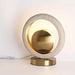 Настольная лампа с бежевым текстурным кольцом и латунным шаром в центре Tactile   варинант исполнения - 4 | Loft Concept в Казани