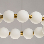 Люстра круглая с матовыми белыми шарами PEARLS Suspension варинант исполнения - 4 | Loft Concept в Казани