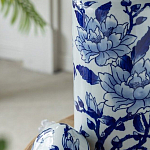 Ваза цилиндрической формы с крышкой и синим цветочным узором на белом фоне Blue & White Ornament варинант исполнения - 4 | Loft Concept в Казани