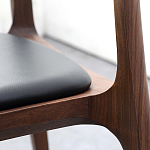 Стул деревянный с мягким сиденьем из черной натуральной кожи Moon Walnut Furniture варинант исполнения - 7 | Loft Concept в Казани