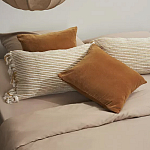 Чехол на подушку горчичного цвета с бахромой и объемным узором Ethnic mix варинант исполнения - 7 | Loft Concept в Казани