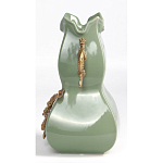 Ваза зеленого цвета из фарфора с бронзовыми ручками в виде драконов и рельефным цветочным декором Eden Garden porcelain and bronze варинант исполнения - 3 | Loft Concept в Казани