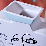 Ваза плоская белая с абстрактными черными линиями в форме лиц Faces of Imagination варинант исполнения - 6 | Loft Concept в Казани