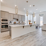 Подвесной светильник золотого цвета с двумя вытянутыми овальными рамками в форме скрепки Eurofase варинант исполнения - 7 | Loft Concept в Казани