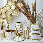 Ваза белая с рельефной поверхностью и золотыми полосами Vase Beehive варинант исполнения - 7 | Loft Concept в Казани