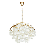 Люстра подвесная с белыми перламутровыми подвесками и изогнутыми золотистыми элементами Диаметр 60 см SHELL Chandelier варинант исполнения - 1 | Loft Concept в Казани