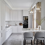 Подвесной светильник со стеклянными плафоном в виде шара и золотыми деталями & Coombes варинант исполнения - 4 | Loft Concept в Казани