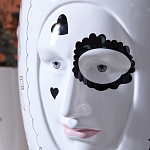 Ваза с декоративными лицами и графическими элементами в виде сердец и символов Faces of Imagination варинант исполнения - 6 | Loft Concept в Казани