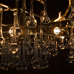 Потолочная люстра в виде ветвей деревьев золотого цвета с прозрачными подвесками-каплями Droplet Chandelier варинант исполнения - 6 | Loft Concept в Казани