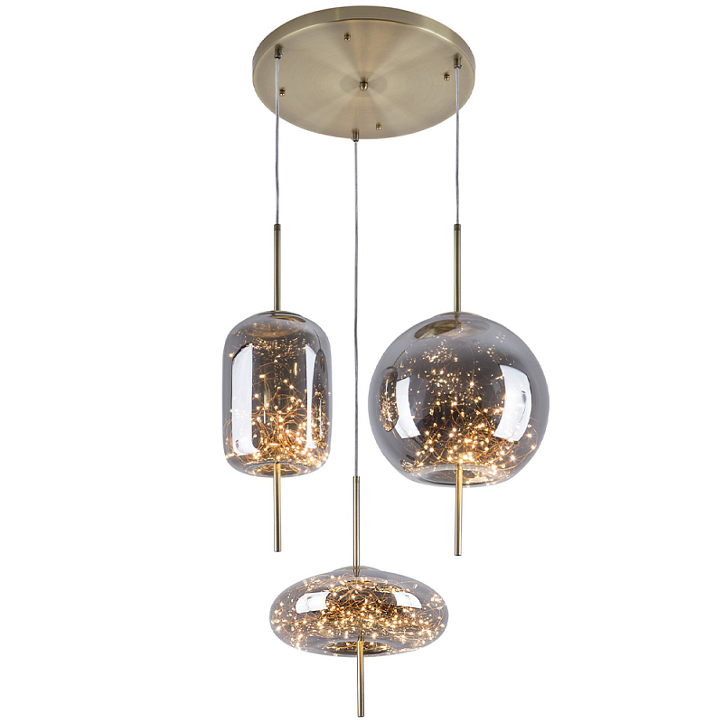 Подвесной светильник с гирляндой внутри 3-х стеклянных плафонов Garland Glass Trio Hanging Lamp Латунь Дымчатый (Smoke) Подвесной светильник с гирляндой внутри 3-х стеклянных плафонов Garland Glass Trio Hanging Lamp Латунь Дымчатый (Smoke) в Казани | Loft Concept