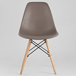Пластиковый стул на ножках из массива бука Eames Cappuccino варинант исполнения - 3 | Loft Concept в Казани