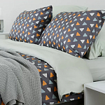 Постельное белье из сатина с принтом треугольники 150х200 см Triangular Dreams варинант исполнения - 7 | Loft Concept в Казани