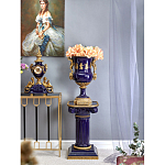 Ваза темно-синего цвета из фарфора с бронзовыми ручками в виде фигур Eden Garden porcelain and bronze варинант исполнения - 9 | Loft Concept в Казани