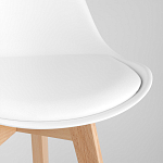 Стул с основой из пластика и мягким сиденьем Arvika White варинант исполнения - 7 | Loft Concept в Казани