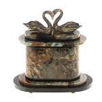 Часы настольные из натурального камня с декором в виде двух лебедей Swans Stone Clock варинант исполнения - 3 | Loft Concept в Казани