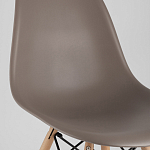 Пластиковый стул на ножках из массива бука Eames Cappuccino варинант исполнения - 7 | Loft Concept в Казани