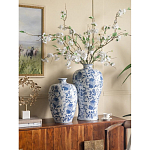 Ваза фарфоровая с узким горлышком и синими цветочными мотивами Independence варинант исполнения - 6 | Loft Concept в Казани