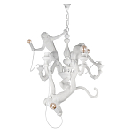 Люстра с тремя фигурами обезьян с лампочками в руках белого цвета Hanging Monkey варинант исполнения - 1 | Loft Concept в Казани